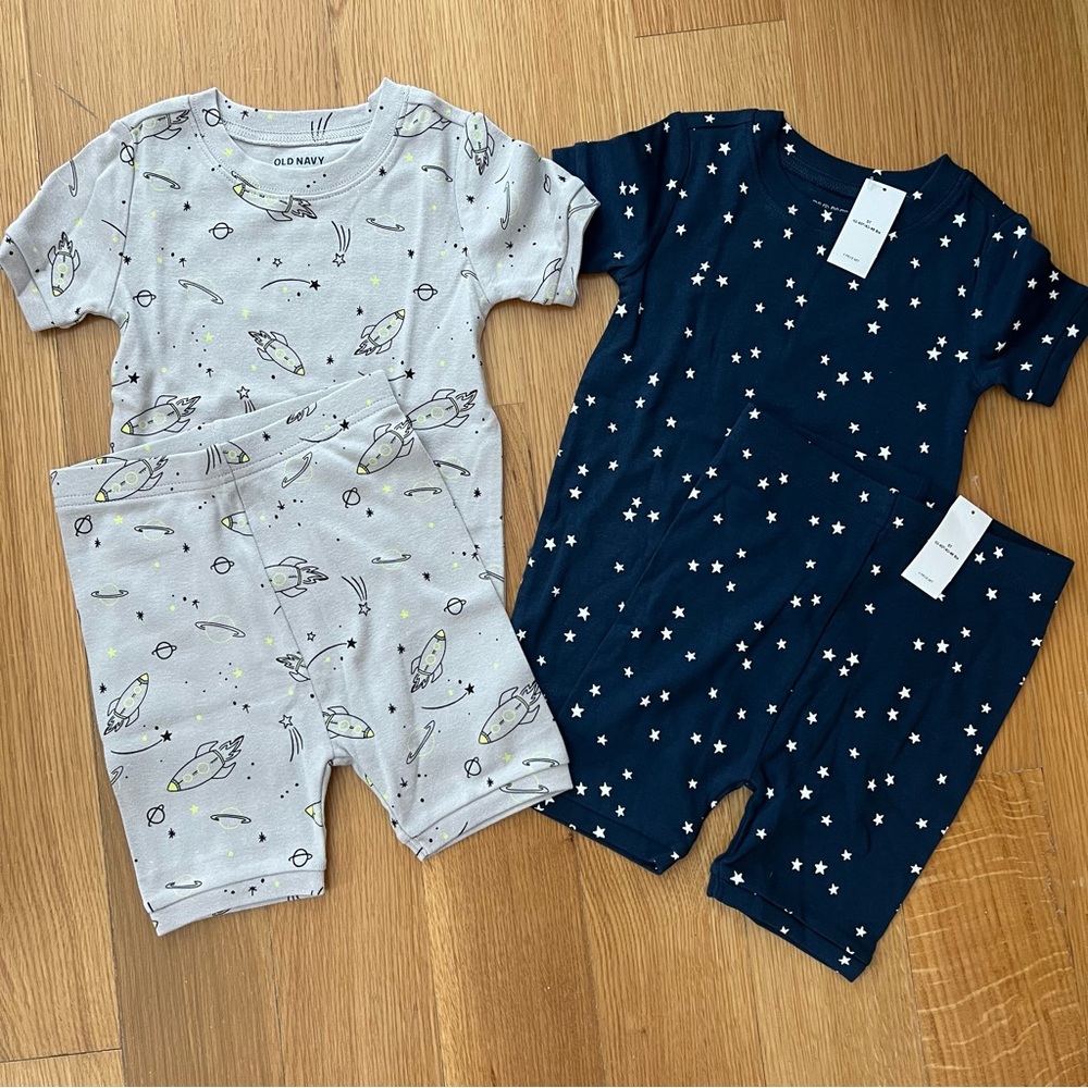 NWT Old Navy snug-fit celestial pajama set, size XS (5)